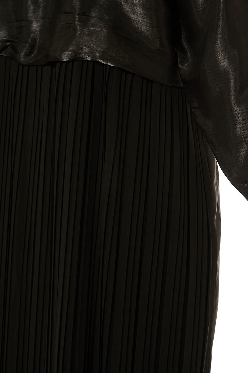 Moistreet Pleated Detailing Abaya Set - Image 5