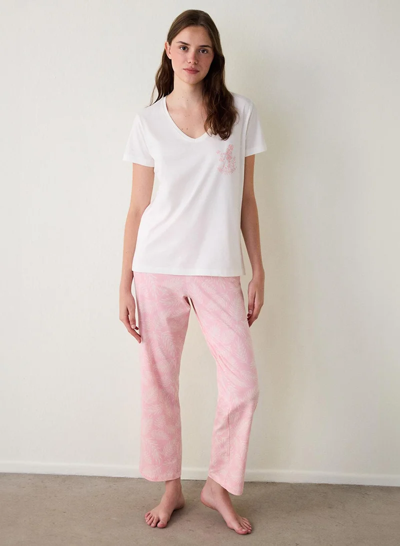 بنتي طقم بيجاما قطن وردي بنقشة زهور وياقة على شكل حرف  وأكمام قصيرة