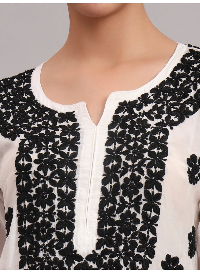 الايا طقم كورتا نسائي مطرز يدويًا من الموسلين شيكانكاري - Image 4