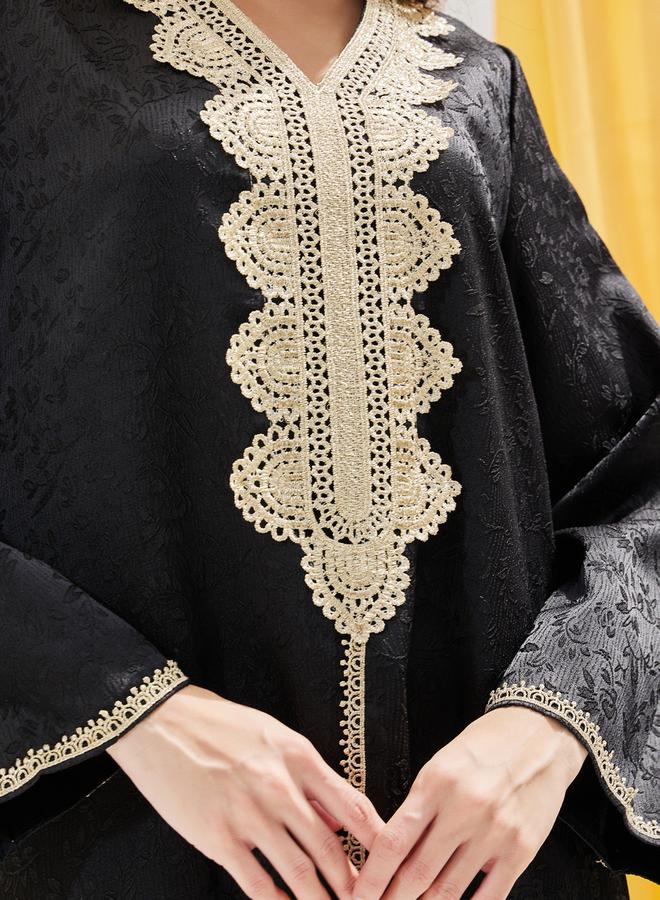 Styli Jacquard Jalabiya with Embroidered Lace Detail - Image 4