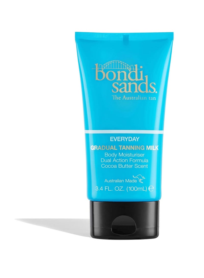 بوندي ساندز حليب تانين تدريجي يومي لوشن للجسم يبني توهجًا طبيعيًا في 1 3 تطبيقات مُغَذَّى بفيتامين E الألوة فيرا نباتي خالي من القسوة برائحة زبدة الكاكاو 100 مل 3 4 أونصة - Image 1