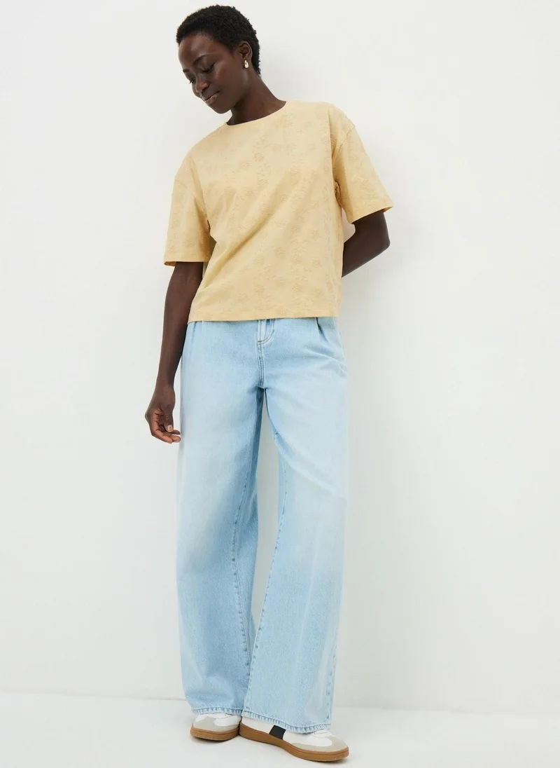 ماتلان Butter Embroidered Box Top