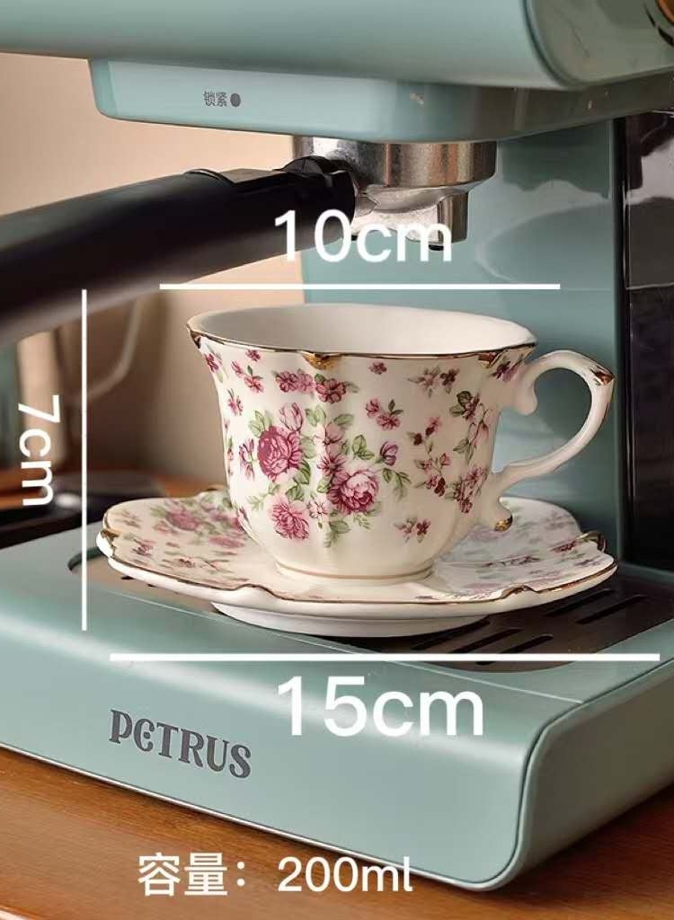 طقم فناجين قهوة وصحون خزفية فاخرة على شكل عظمة وردية أوروبية فاخرة وخفيفة الوزن من السيراميك، طقم صحن وملعقة مكون من قطعتين (أحمر) - Image 4