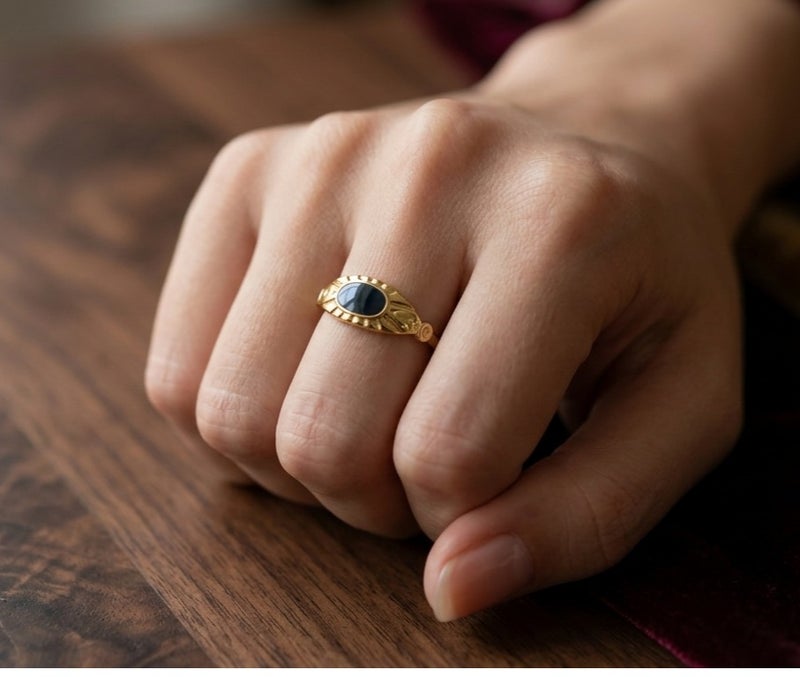 Women's stainless steel Ring, golden, distinctive in its design, elegant, of high quality - Image 4
