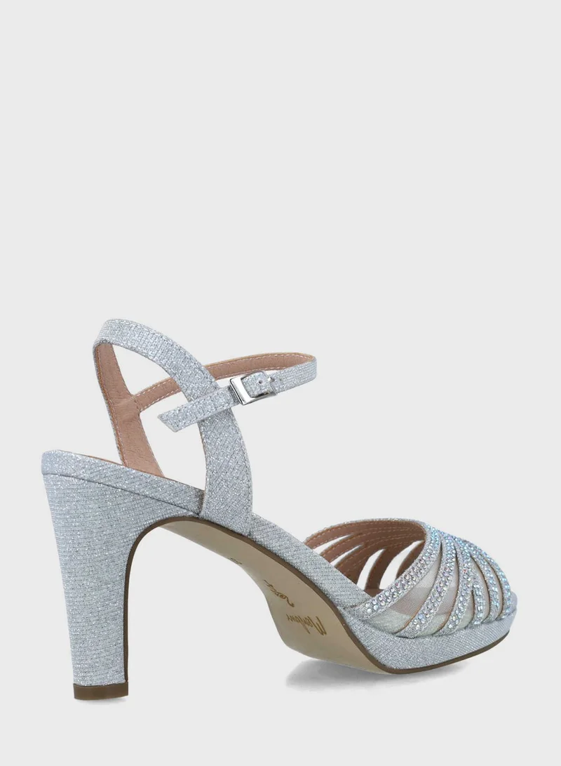MENBUR Ankle Strap Heel Sandals