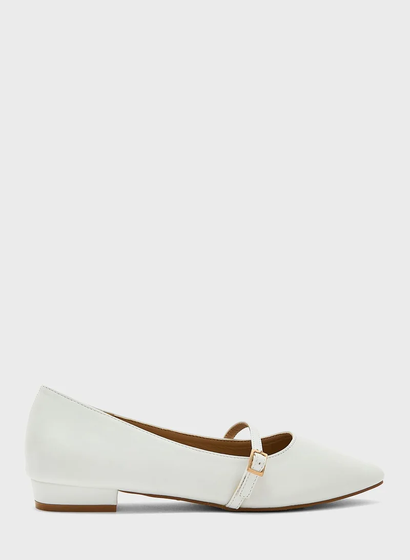 ELLA Pointed Flat Shoe