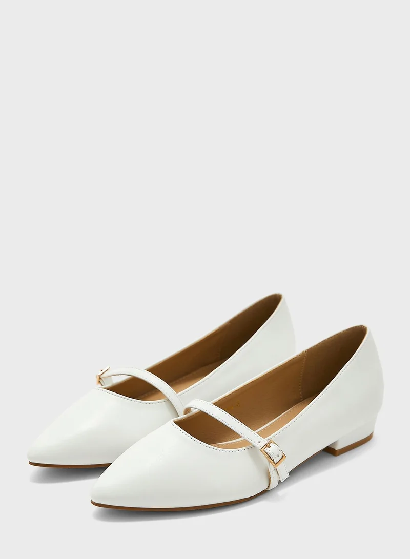 ELLA Pointed Flat Shoe