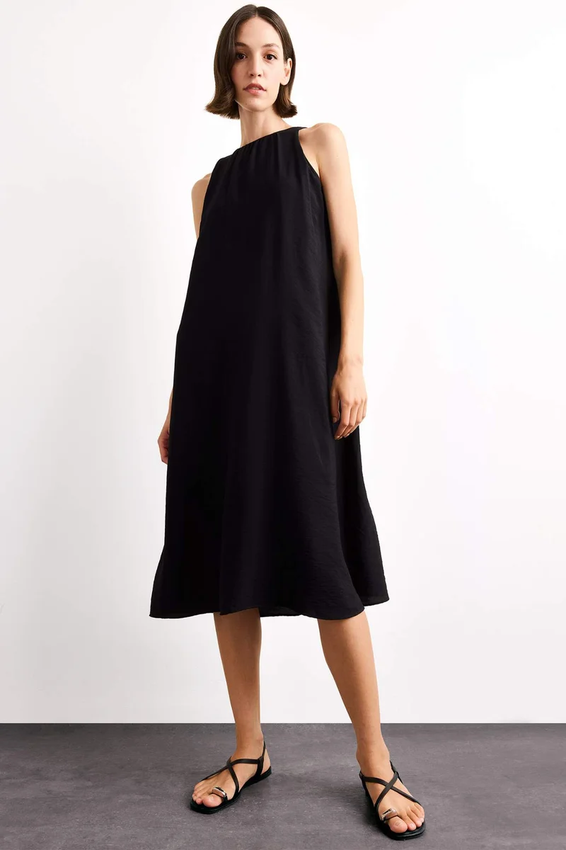 ديفاكتو Crinkle Fabric Sleeveless Midi Dress