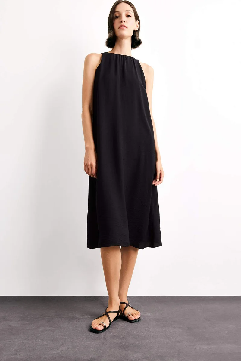ديفاكتو Crinkle Fabric Sleeveless Midi Dress