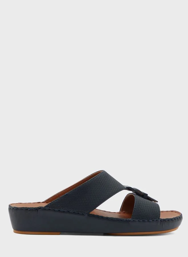روبرت وود Buckle Detail Traditional Arabic Sandals