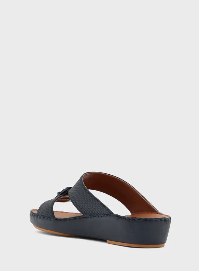 روبرت وود Buckle Detail Traditional Arabic Sandals