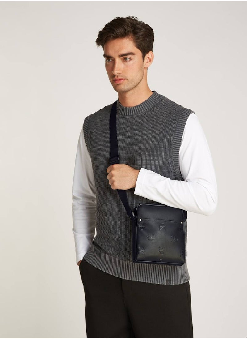 Calvin Klein Jeans Men's Logo Reporter Bag, Black - faux leather  - Image 2