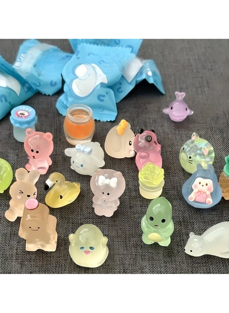 ليكسادا 10 قطع مجسمات صغيرة من الراتنج في حقيبة مكفوفين صغيرة، ألعاب حيوانات كرتونية ثلاثية الأبعاد لطيفة ومتنوعة، تتوهج في الظلام، مغلفة بشكل فردي، لا تحتاج إلى بطاريات، بدون ريش، للاستخدام العام، هدية للأطفال من سن 3 سنوات فأكثر (لون عشوائي) - Image 4