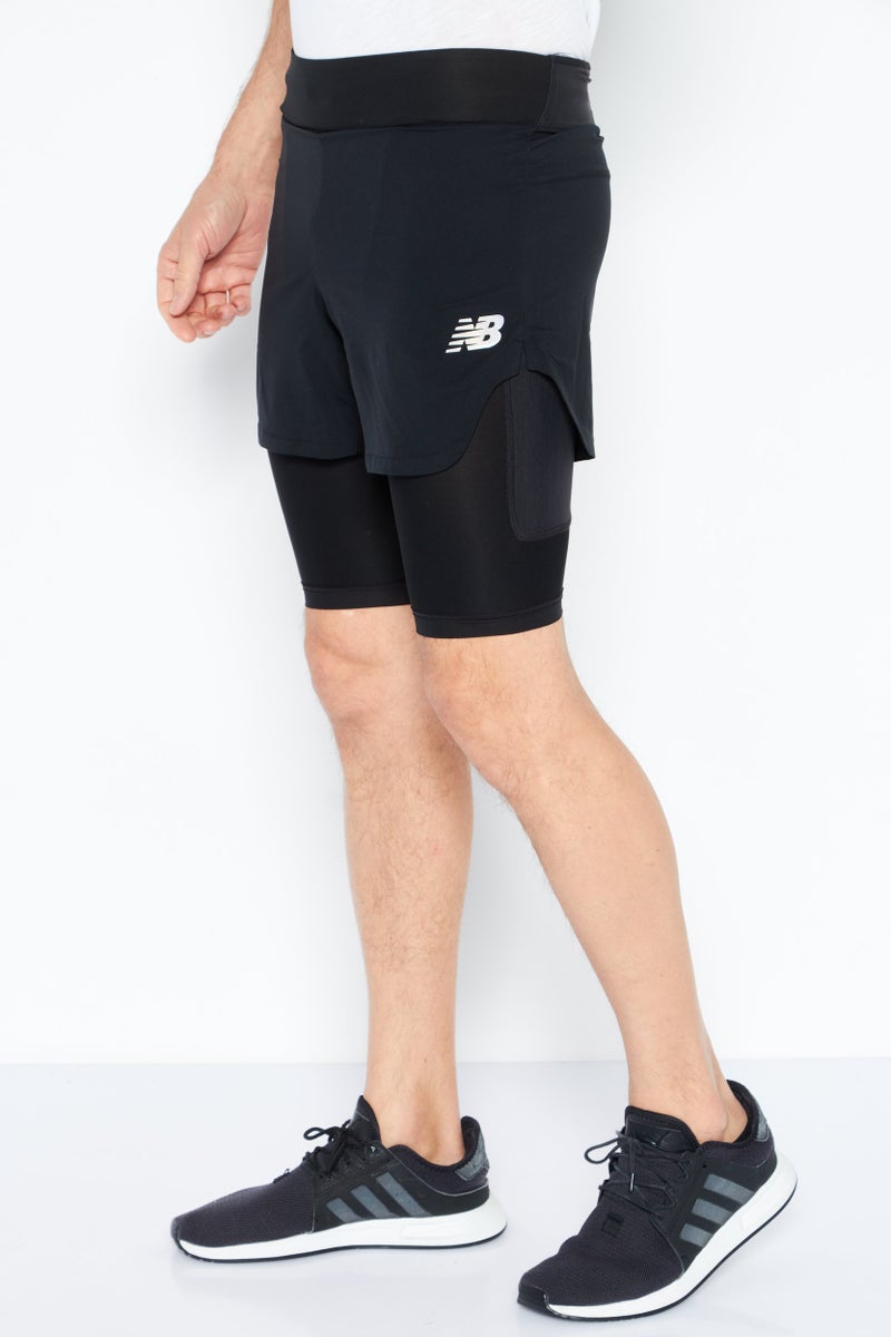 New Balance شورت تدريب رجالي رياضي برباط، أسود - Image 2