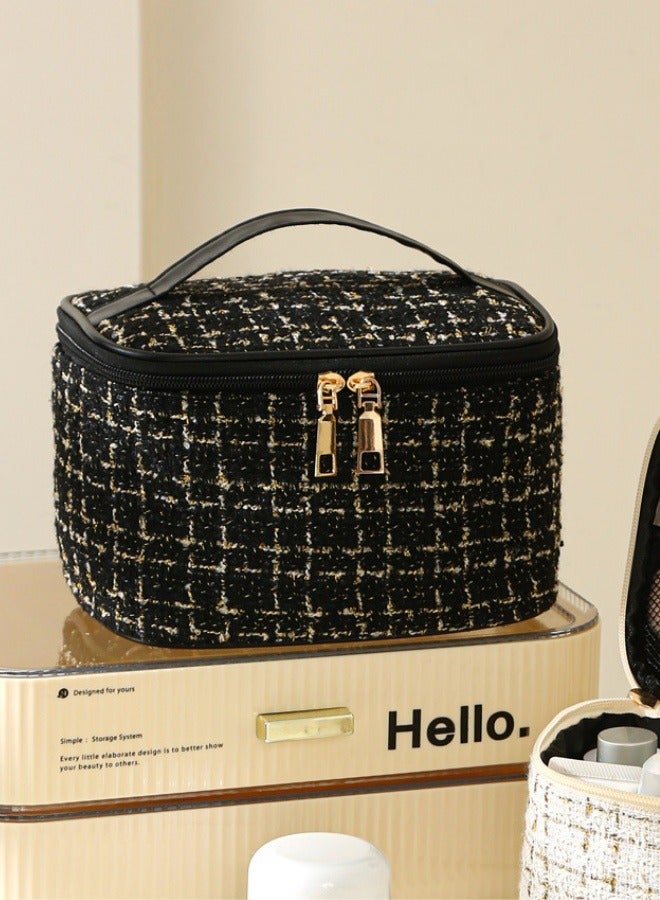 Hand Makeup Bag Travel Portable Cosmetics Black Storage Bag - Image 2