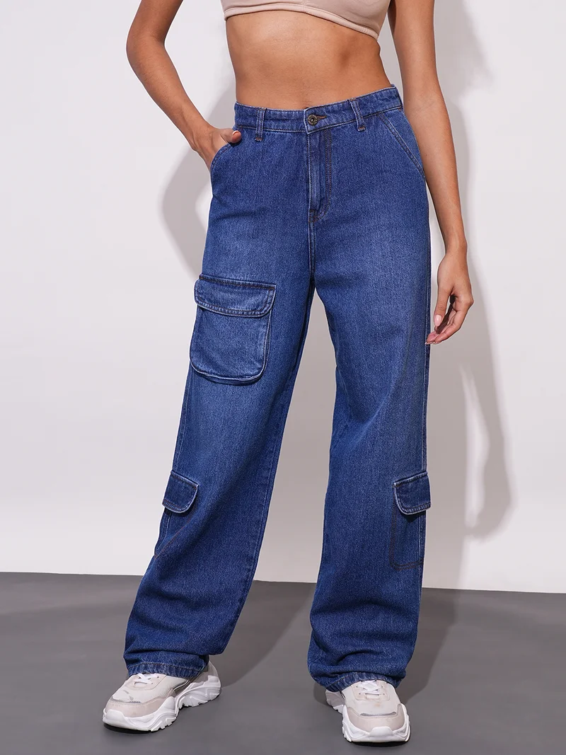 جلو باص جينز نسائي جلوبس أزرق بقصة مستقيمة وخصر متوسط بلمسة نظيفة وتلاشي خفيف بستايل كارغو قطني