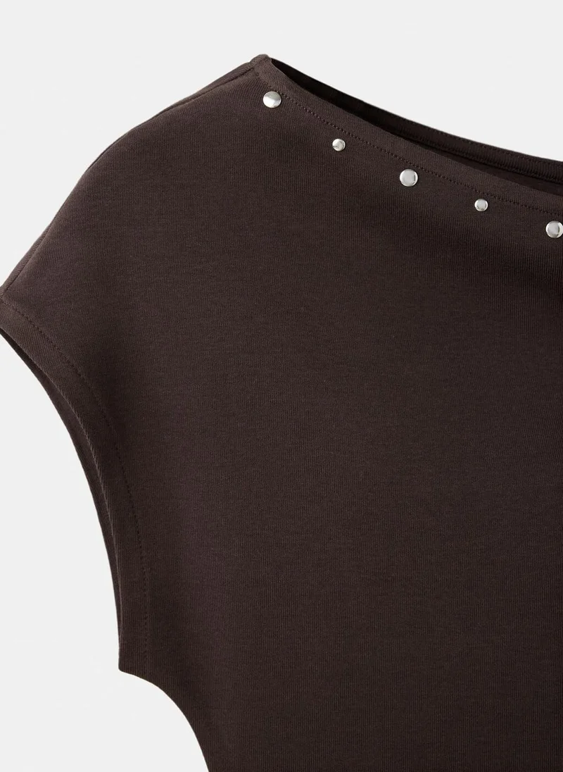 مانجو Asymmetrical Studded T-Shirt
