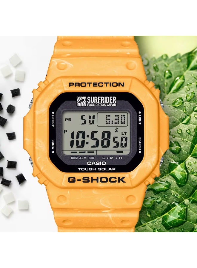 كاسيو ساعة كاسيو جي-شوك ​​G-5600SFJ-9DR ساعة رجالية بتصميم مستوحى من مؤسسة Surfrider، مينا رقمي، سوار مطاطي، مينا رقمي، سوار مطاطي، تصميم شروق الشمس، شعار مؤسسة Surfrider - Image 2