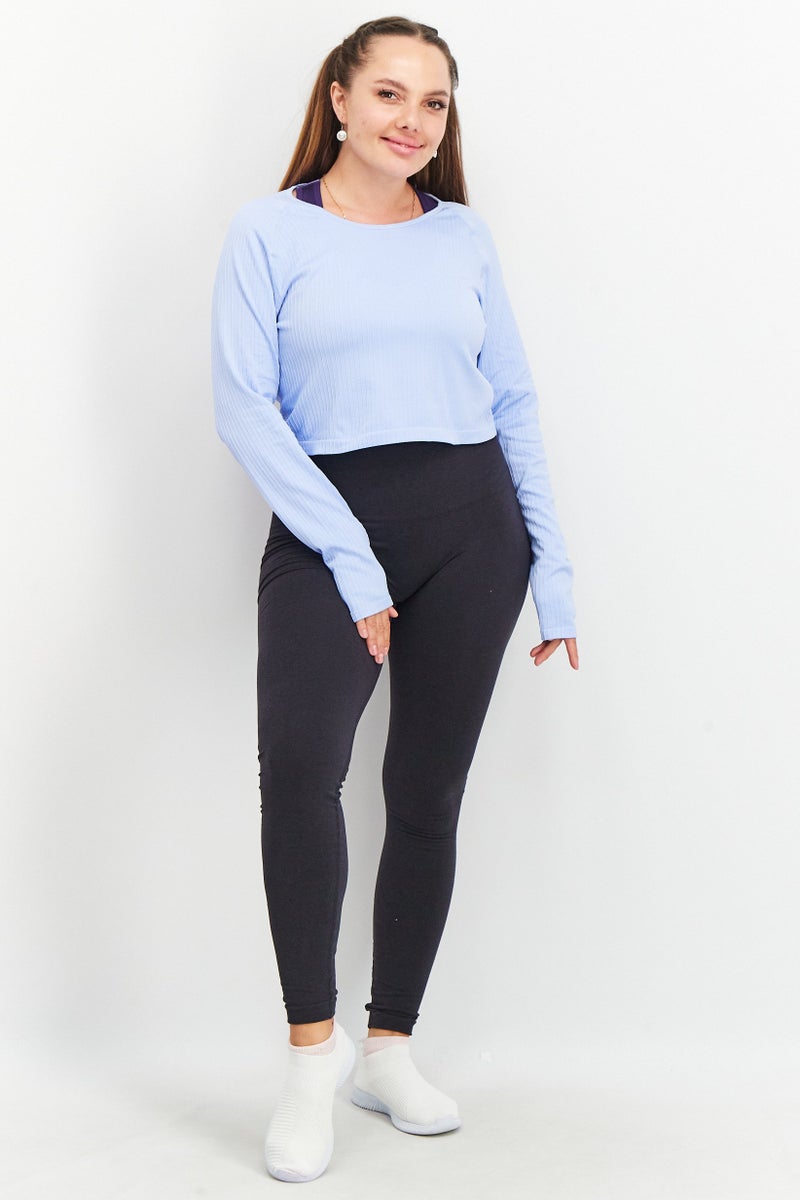 Tchibo بلوزة تدريبية ذات أكمام طويلة للنساء بتصميم نحيف، أزرق فاتح - Image 3