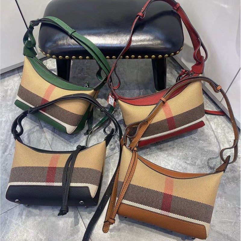 High-End Sense Plaid Underarm Bag Women'S 2024 Spring New Woolen Crossbody Crescent Bag Retro British Style Shoulder Bag - Image 2