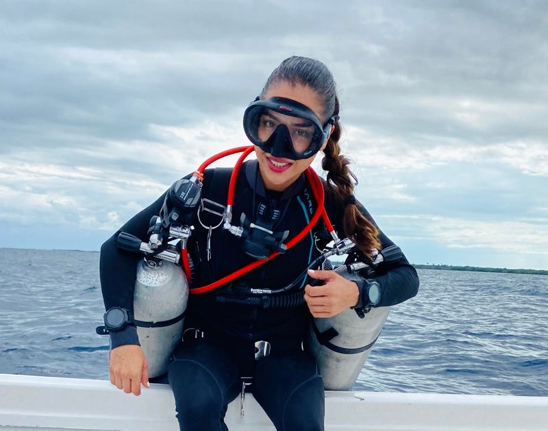 Hollis M-1 Mask | Ideal for Scuba Diving and Snorkeling | Ultra Clear Glass | Comfortable, Frameless Silicon Skirt | Wide Range of Vision | Distortion Free Vision | Fantastic Color visiblity - Image 4