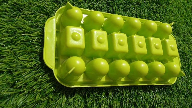 DAIDSUKE DAIDSUKE Pack of 2 Ice Cube Tray Big Ball Maker and Cube Mold for Freezer 18 Cube Cocktail Whiskey Plastic Reusable Flexible Trays Molds Cocktails Light Green  - Image 3