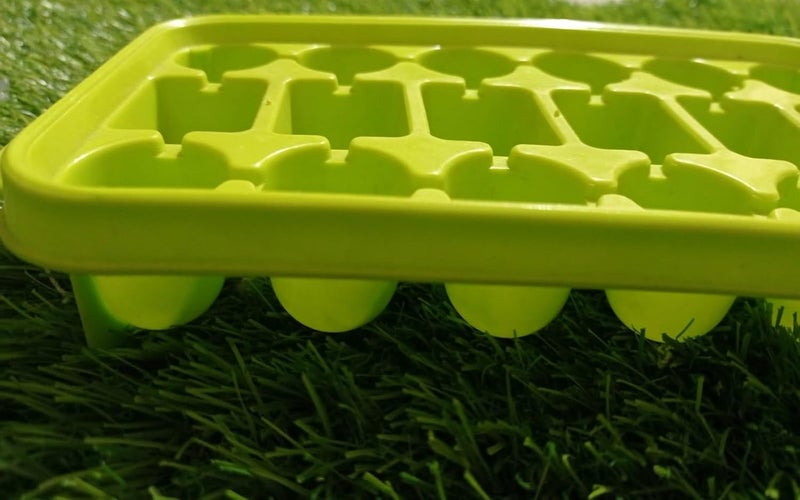 DAIDSUKE DAIDSUKE Pack of 2 Ice Cube Tray Big Ball Maker and Cube Mold for Freezer 18 Cube Cocktail Whiskey Plastic Reusable Flexible Trays Molds Cocktails Light Green  - Image 2
