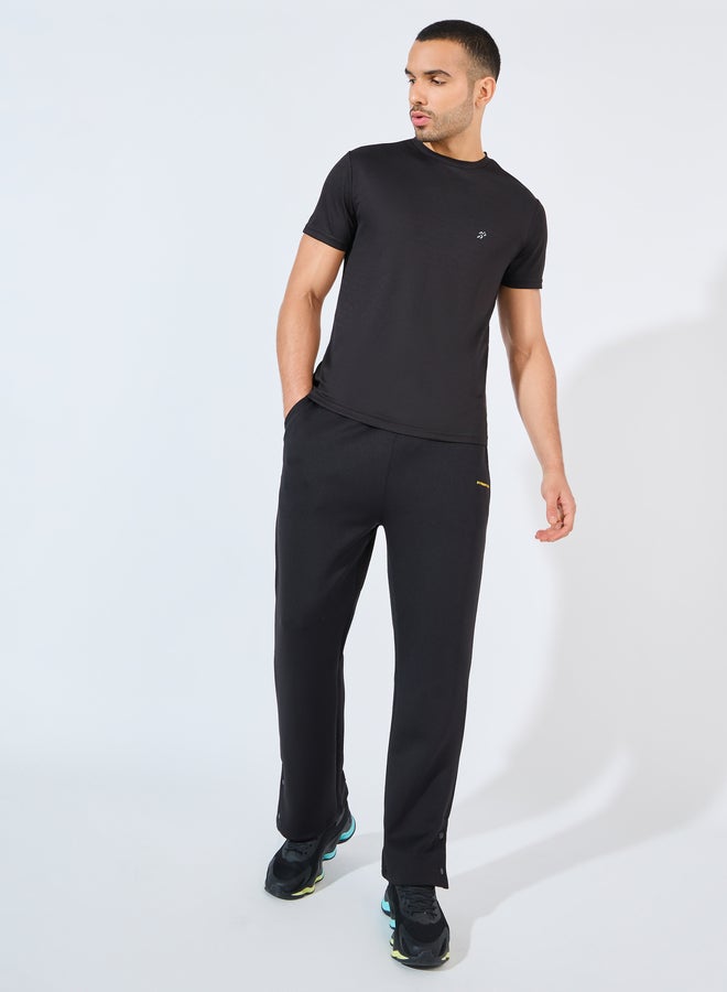Styli Styli Relaxed Fit Open Hem Scuba Pants With Bottom Snap Detail - Image 2