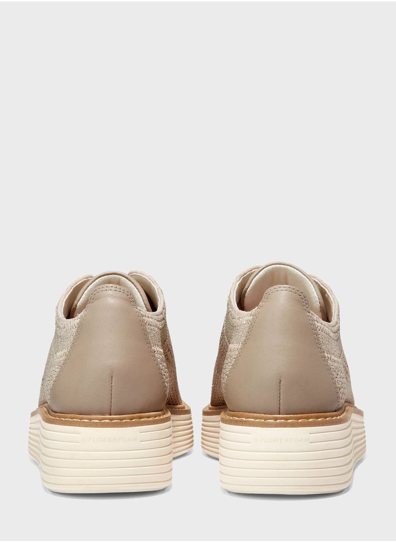 COLE HAAN حذاء رياضي Pltform برباط من الأعلى إلى الأسفل  - Image 3
