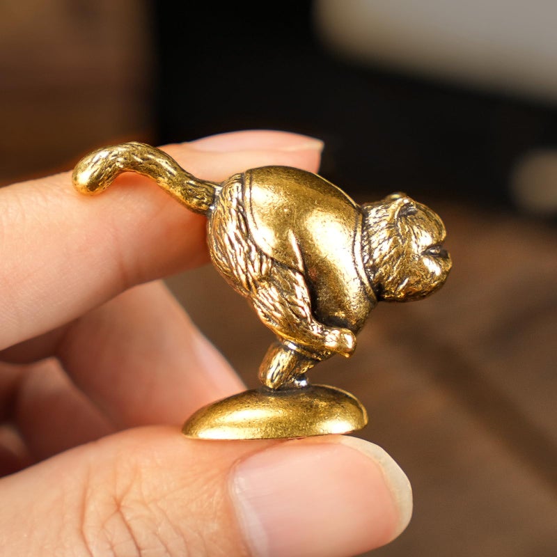 CHOVY Vintage Style Jumping Cat Figurine - 100% Solid Brass Retro Statue | Handcrafted Desk Ornament, Collectible Art Piece for Home & Office Decor | Unique Gift for Cat Lovers - Image 2