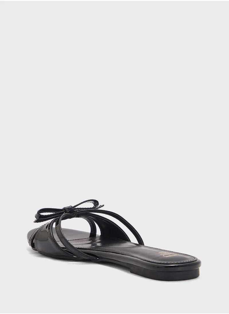 ايلا Flat Sandal With Bow