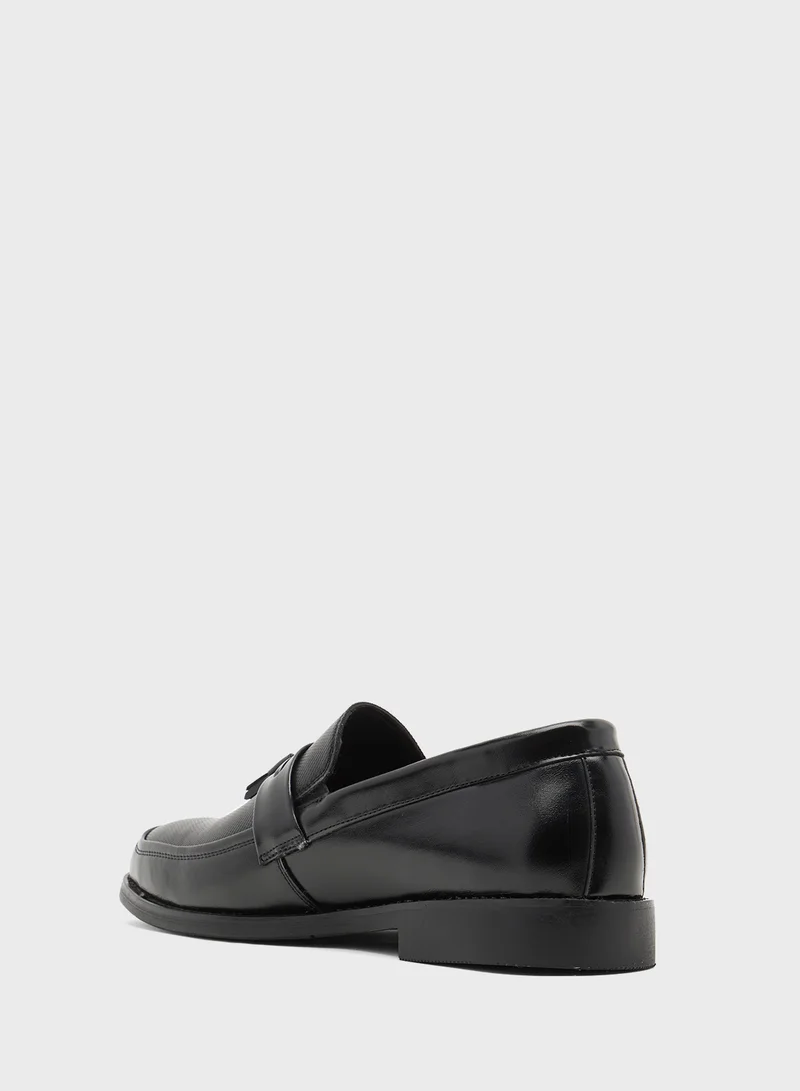 روبرت وود Tassle Detail Formal Slip Ons