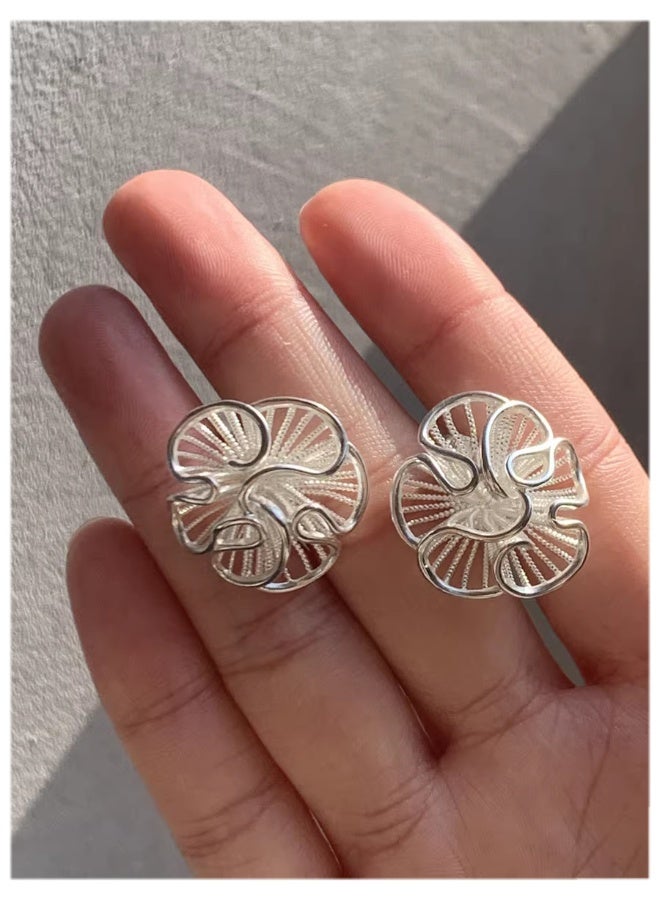 NeeMee Design-Inspired Pleated Floral Hollow Earrings - Image 3