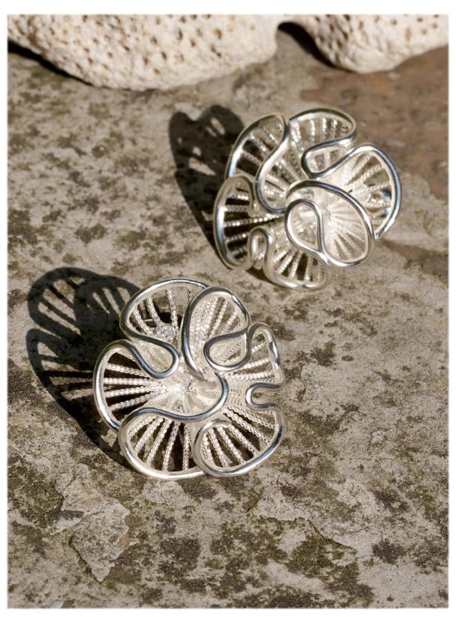 NeeMee Design-Inspired Pleated Floral Hollow Earrings - Image 5