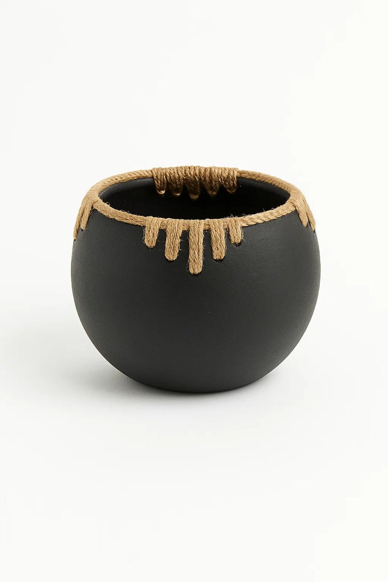 ماريا هومز وعاء وعاء سيراميك أسود – وعاء زخرفي حديث مع لمسة من حبل الخيط لديكور المنزل والمكتب - Image 4