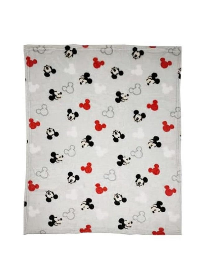 MICKEY MOUSE طقم هدايا بيبي ميكي ماوس من ديزني، هدايا حفلات استقبال المواليد للأولاد محايدة - 12 قطعة من أساسيات حديثي الولادة مع بطانية، مناشف، جرس، زجاجة، مصاصة، ملصقات ألبوم قصاصات، المزيد - Image 3