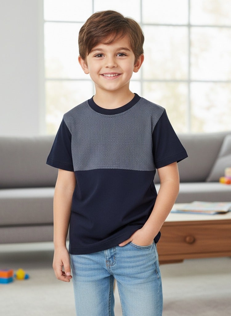 stylish, modern T-shirt that combines elegance and comfort - Image 3