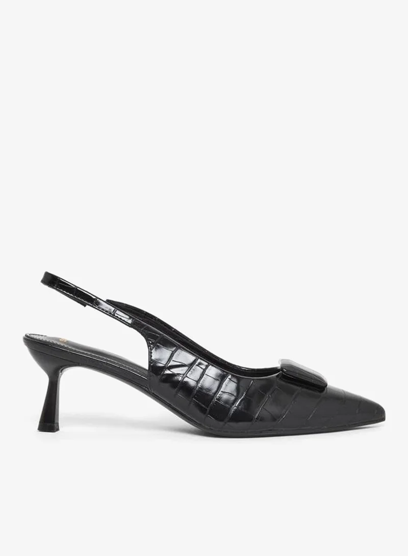 ستايلي حذاء بامب بسير خلفي وتفاصيل  بارزة الملمس