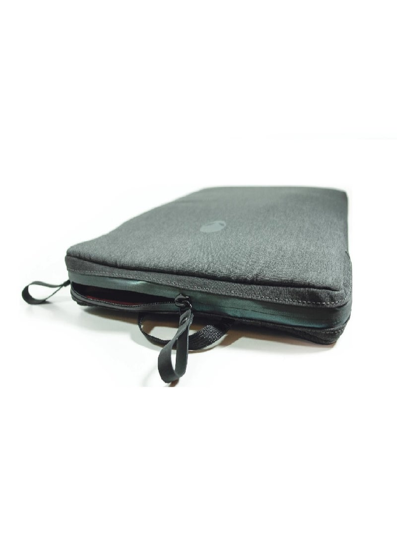 DELL 17.3 inch Sleeve for Your gaming Laptop, Alienware Top carrying handle, Padded laptop compartment,Durable sleeve protection from scrapes & scratches, Reflective Graphics, Model : AWA51FSL17  - Image 3
