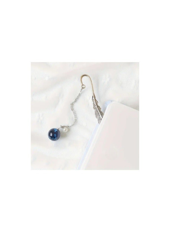 فاصل كتاب بتفاصيل دقيقة ولمسة فلكية مميزه -برج الحوت - Image 1