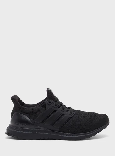 adidas حذاء رياضي