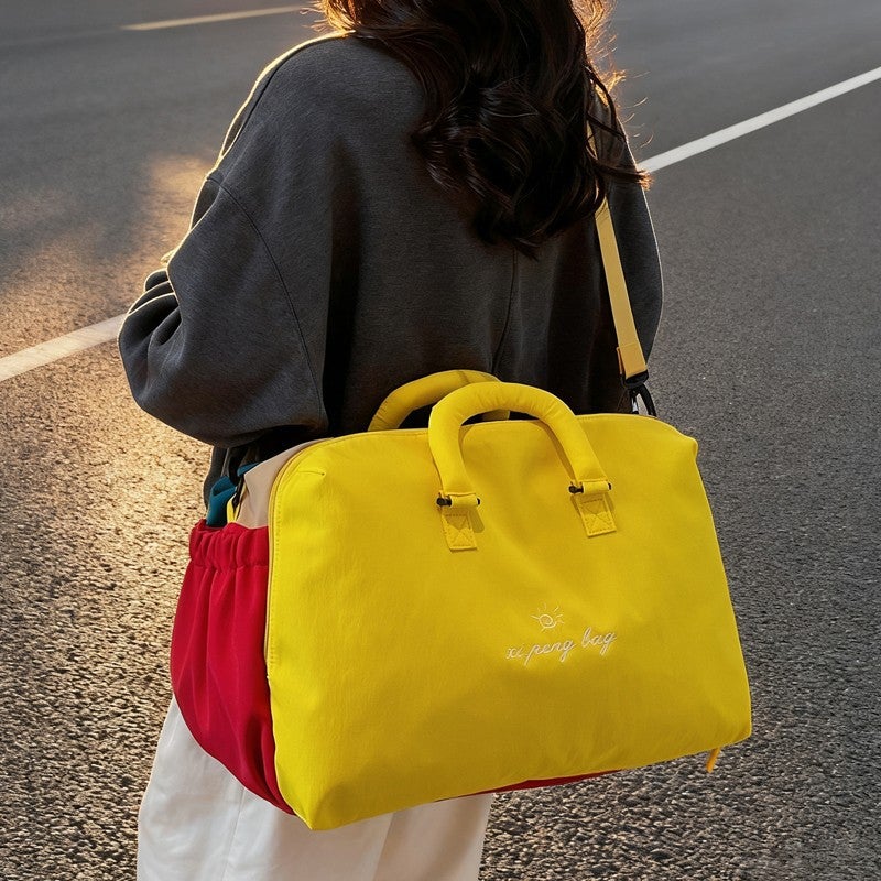 Lightweight Travel Duffel Bag with Wet-Dry Separation - Image 4