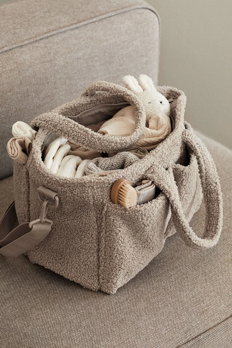 H&M Fluffy nursing bag