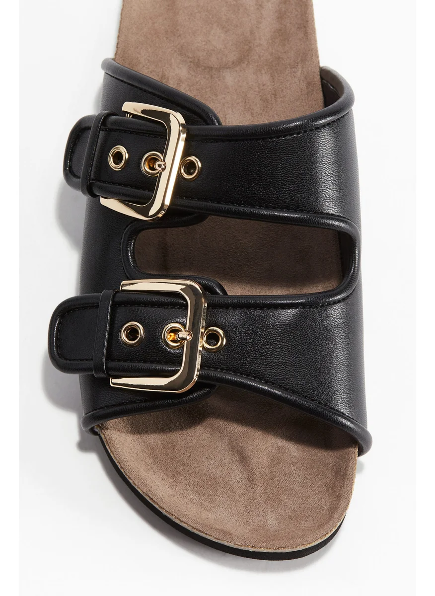 اتش اند ام Sandals