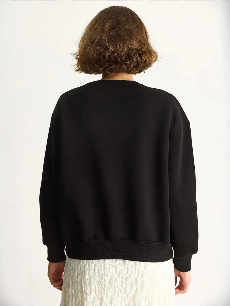 Bianco Lucci Black Heart Patch Appliqué Relaxed Fit Crew Neck Sweatshirt for Women | Best Price UAE