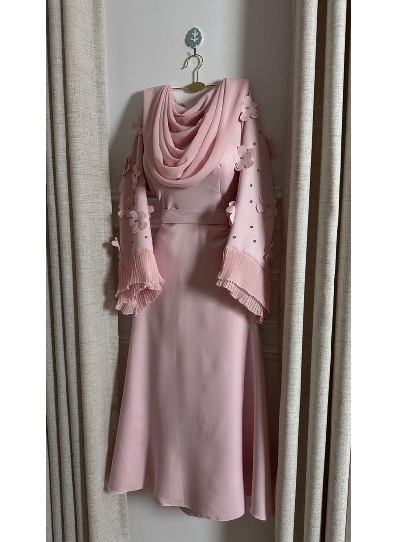 Cutie Women's Pink Evening Dress with Floral Appliqué Sleeves & Pleated Cuffs - Image 4