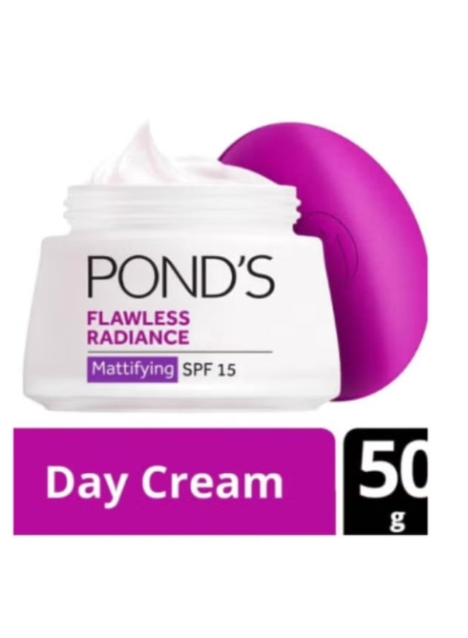 Pond's Flawless Radiance Even tone Glow Mattifying Day Cream With Spf 15 50ml - Image 4