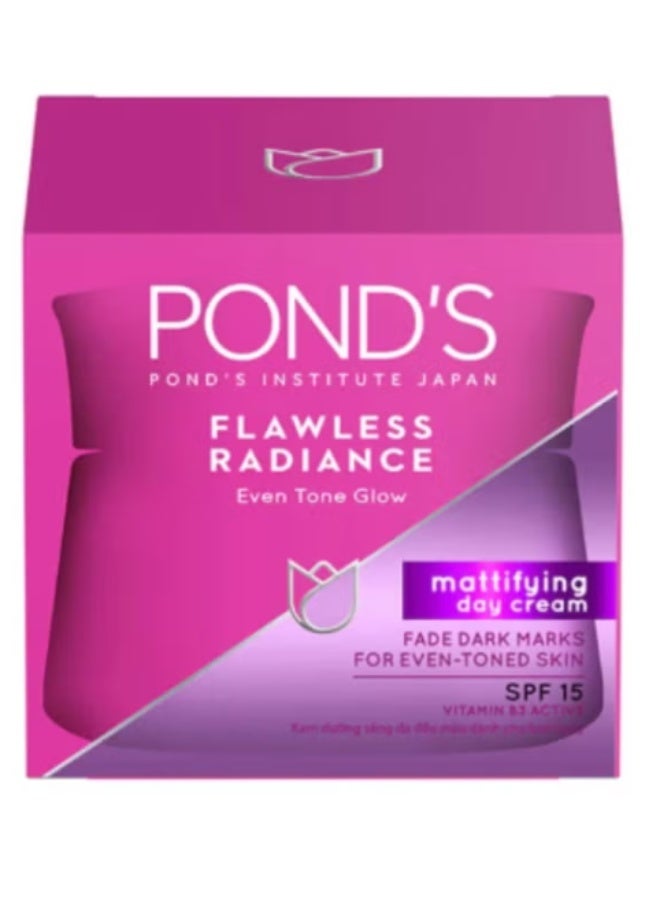 Pond's Flawless Radiance Even tone Glow Mattifying Day Cream With Spf 15 50ml - Image 1