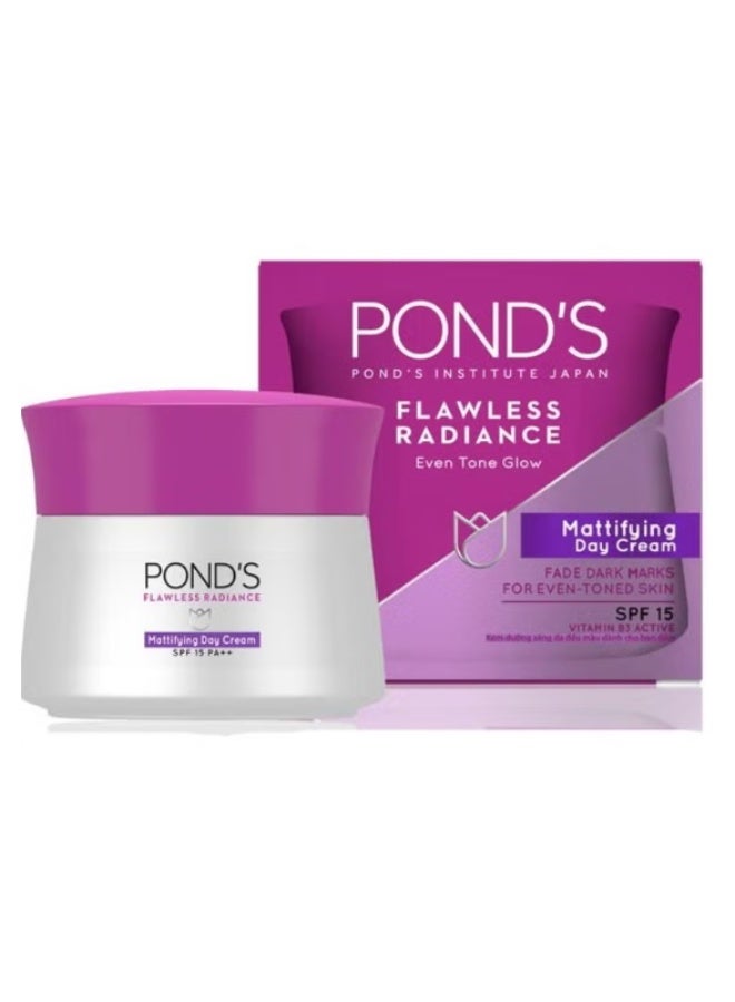 Pond's Flawless Radiance Even tone Glow Mattifying Day Cream With Spf 15 50ml - Image 2