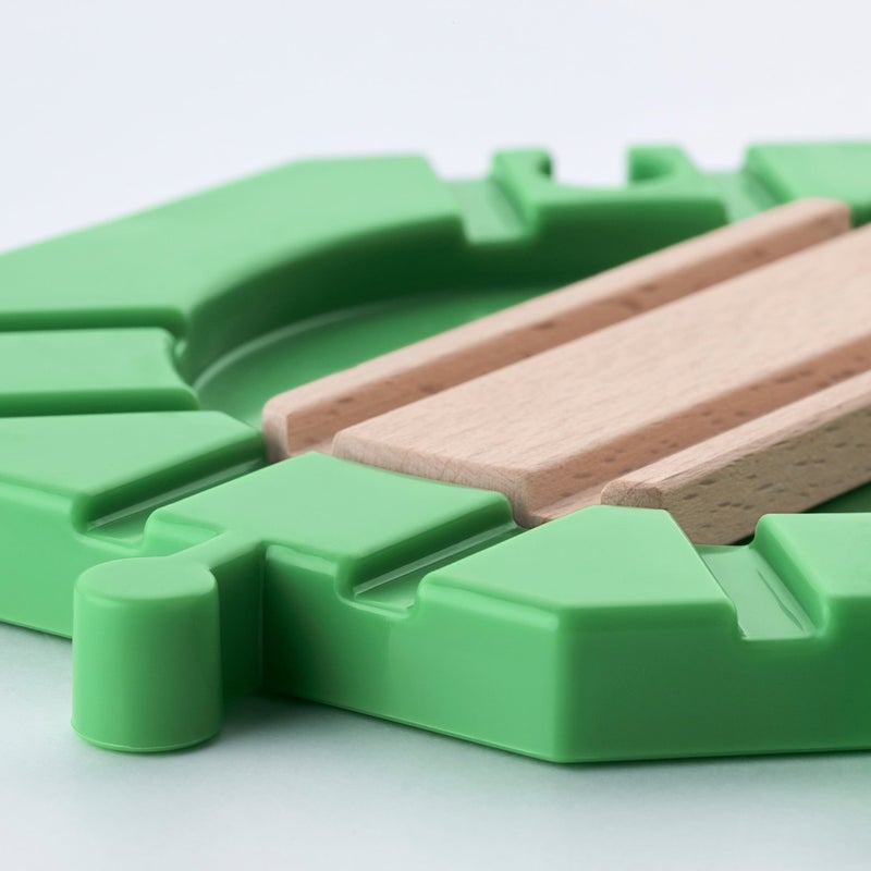 LILLABO Wooden Train Track Turntable in Solid Beech with Rotating Green Plastic Disc - Image 3
